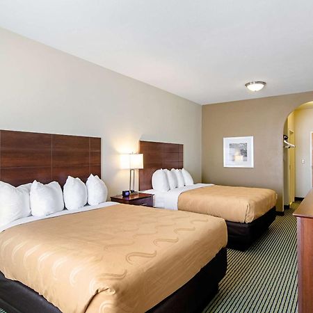 Quality Inn & Suites Near Tanger Outlet Mall Ґонзалес Екстер'єр фото