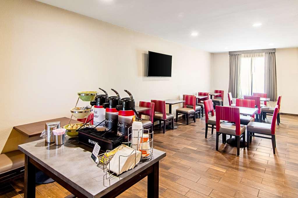 Quality Inn & Suites Near Tanger Outlet Mall Ґонзалес Ресторан фото